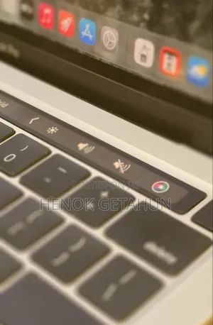 New Laptop Apple MacBook Pro 2020 32GB Intel Core i7 SSD 512GB