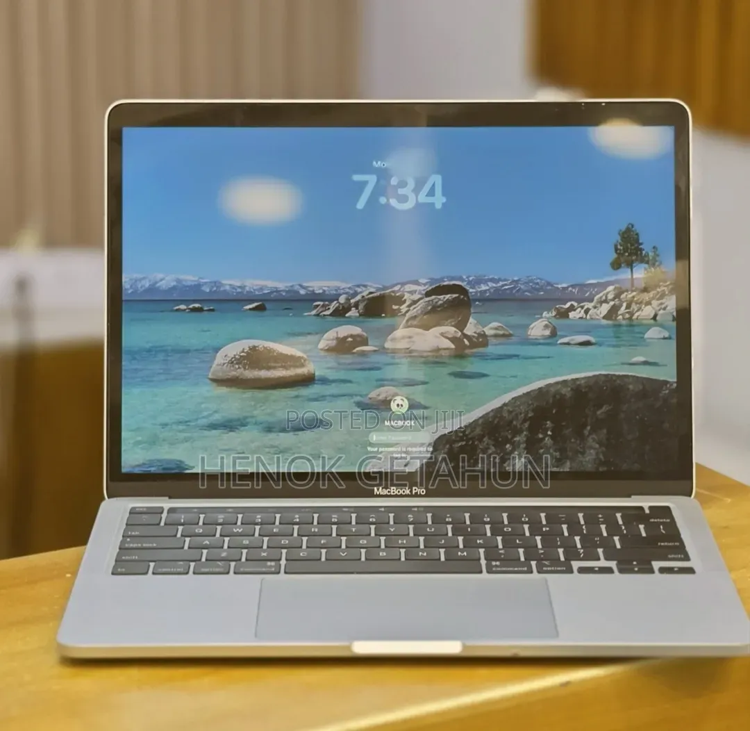 New Laptop Apple MacBook Pro 2020 32GB Intel Core i7 SSD 512GB