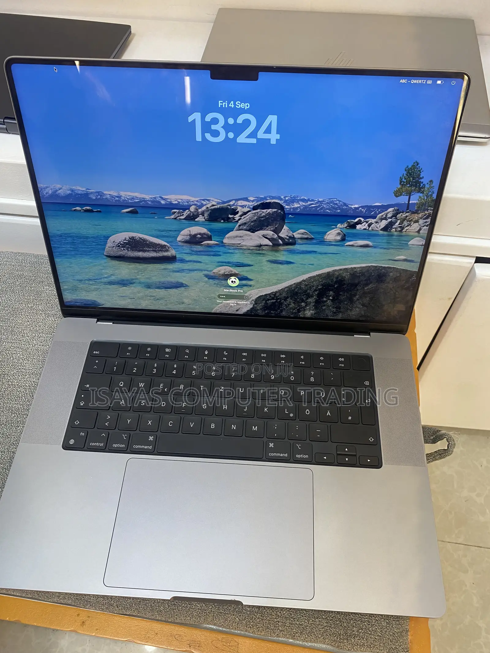 New Laptop Apple MacBook Pro 2021 M1 16GB Apple M1 Pro SSD 512GB