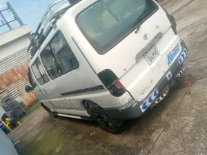 Toyota Hilux 2006 White