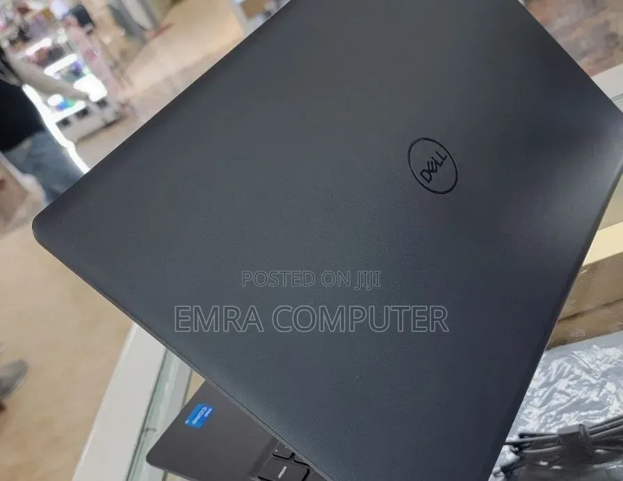 New Laptop Dell 16GB Intel Core i5 SSD 512GB