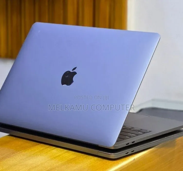 New Laptop Apple MacBook Pro 2019 16GB Intel Core i7 SSD 512GB