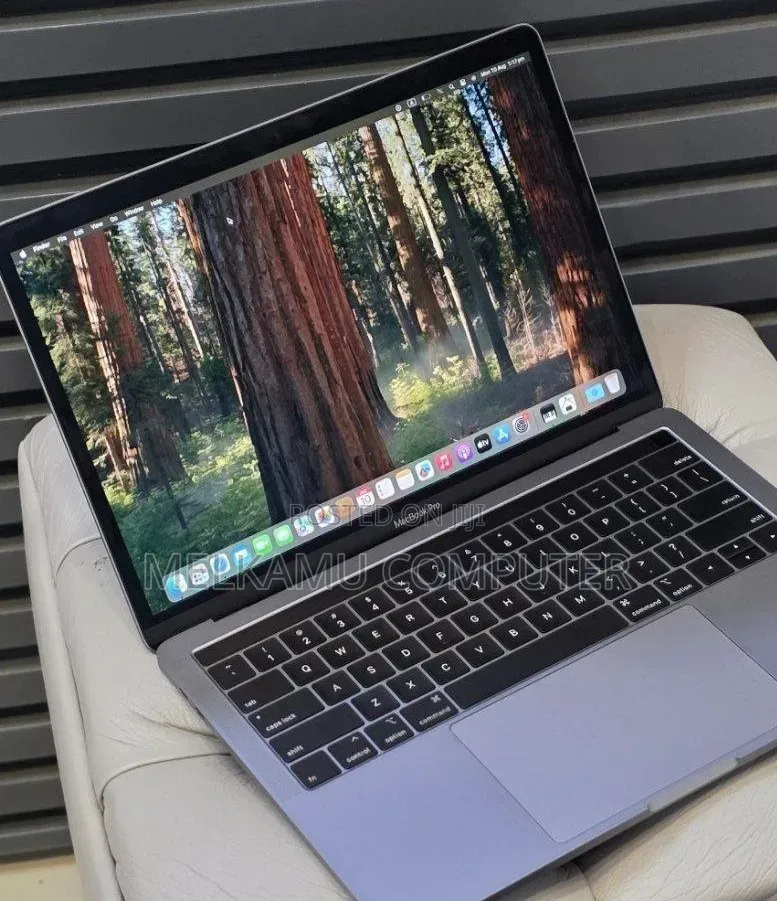 New Laptop Apple MacBook Pro 2019 16GB Intel Core i7 SSD 512GB