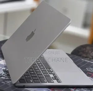 New Laptop Apple MacBook Air 2022 M2 8GB Apple M2 SSD 256GB