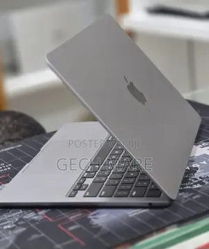New Laptop Apple MacBook Air 2022 M2 8GB Apple M2 SSD 256GB