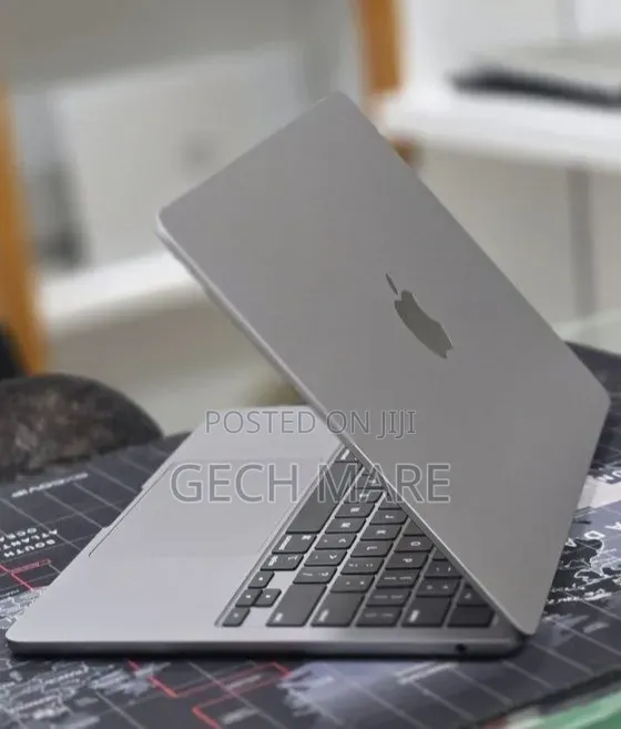 New Laptop Apple MacBook Air 2022 M2 8GB Apple M2 SSD 256GB
