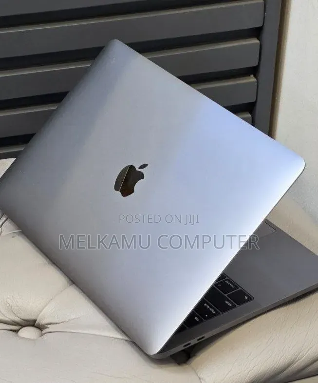 New Laptop Apple MacBook Pro 2019 16GB Intel Core i5 SSD 512GB