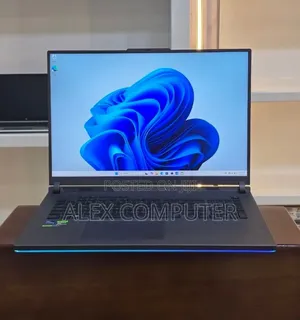 New Laptop Asus ROG Strix G18 32GB Intel Core i9 SSD 1T