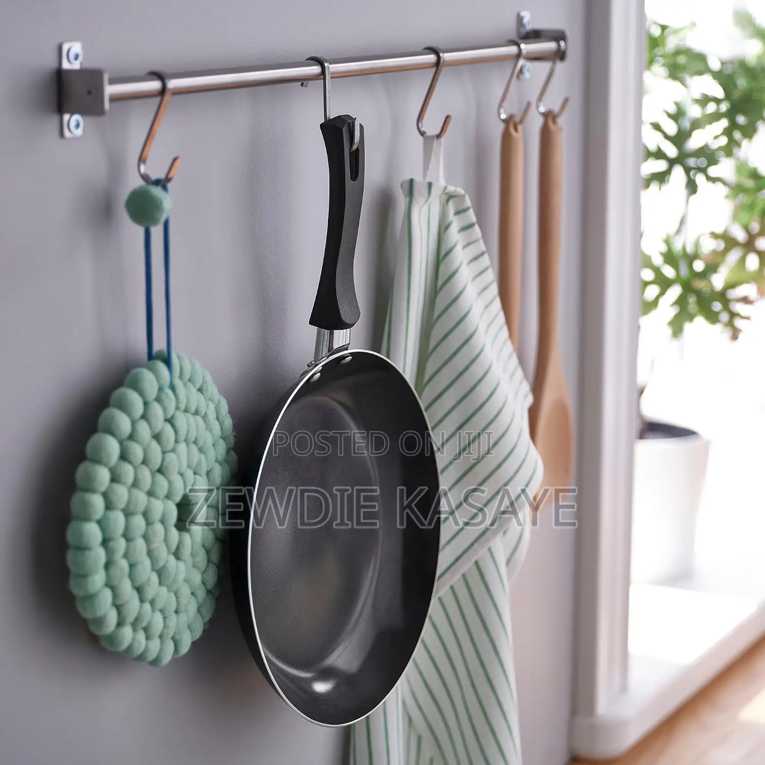 IKEA TAGGHAJ Frying Pan, Non-Stick Coating Black, 24 Cm