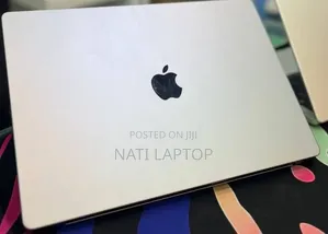 New Laptop Apple MacBook Pro 2023 M3 8GB Apple M3 Pro SSD 512GB