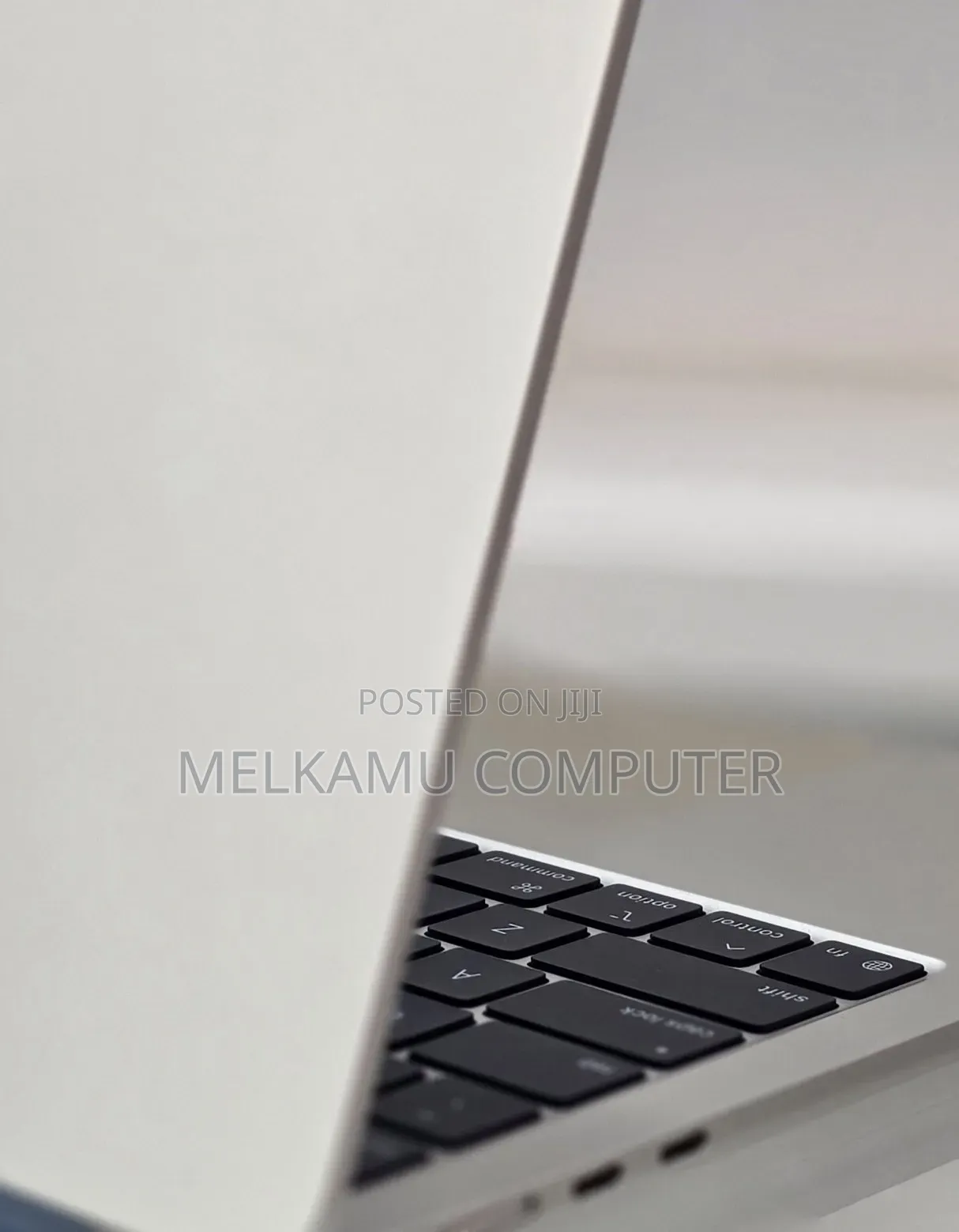 New Laptop Apple MacBook Air 2025 M4 16GB Apple M4 SSD 256GB