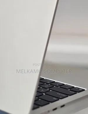 New Laptop Apple MacBook Air 2025 M4 16GB Apple M4 SSD 256GB