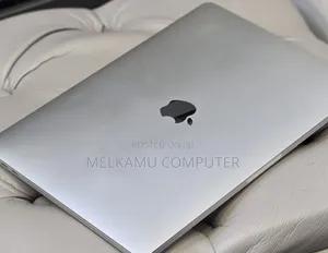 New Laptop Apple MacBook Pro 2020 32GB Intel Core i7 SSD 512GB