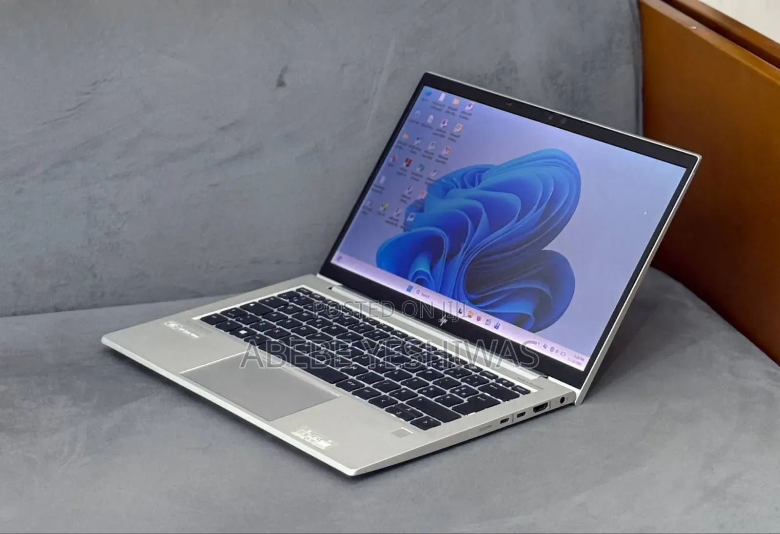 New Laptop HP EliteBook 830 G8 8GB Intel Core i7 SSD 256GB