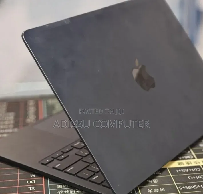 New Laptop Apple MacBook Air 2022 M2 8GB Apple M2 SSD 512GB