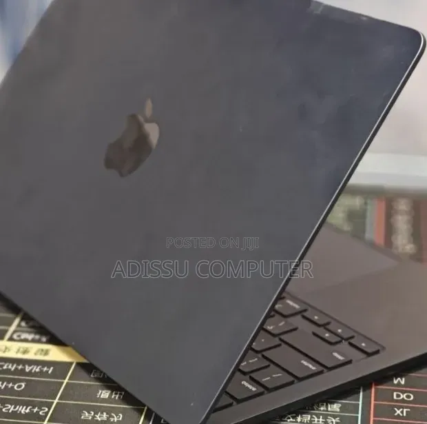 New Laptop Apple MacBook Air 2022 M2 8GB Apple M2 SSD 512GB