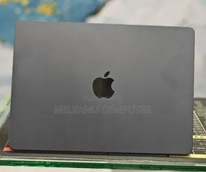 New Laptop Apple MacBook Air 2022 M2 8GB Apple M1 SSD 512GB