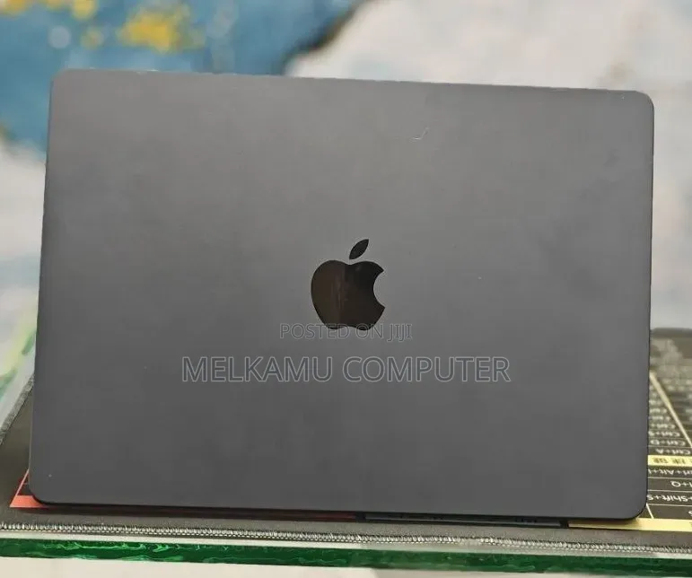 New Laptop Apple MacBook Air 2022 M2 8GB Apple M1 SSD 512GB