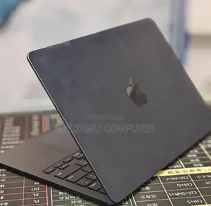 New Laptop Apple MacBook Air 2022 M2 8GB Apple M1 SSD 512GB