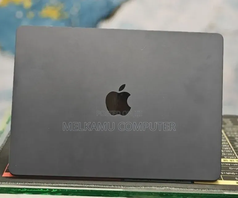 New Laptop Apple MacBook Air 2022 M2 8GB Apple M1 SSD 512GB