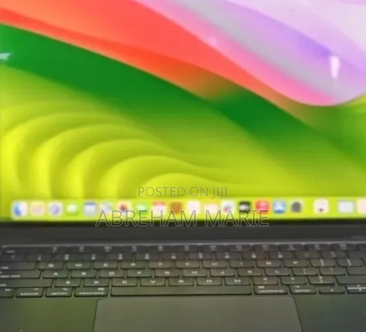 New Laptop Apple MacBook Air 2022 M2 8GB Intel Core M2 SSD 512GB