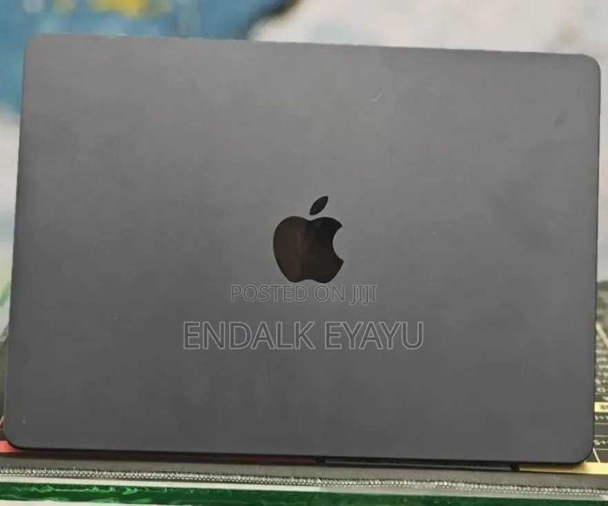 New Laptop Apple MacBook Air 2022 M2 8GB Apple M2 SSD 512GB