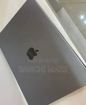 New Laptop Apple MacBook Pro 2023 M3 8GB Apple M3 Pro SSD 512GB