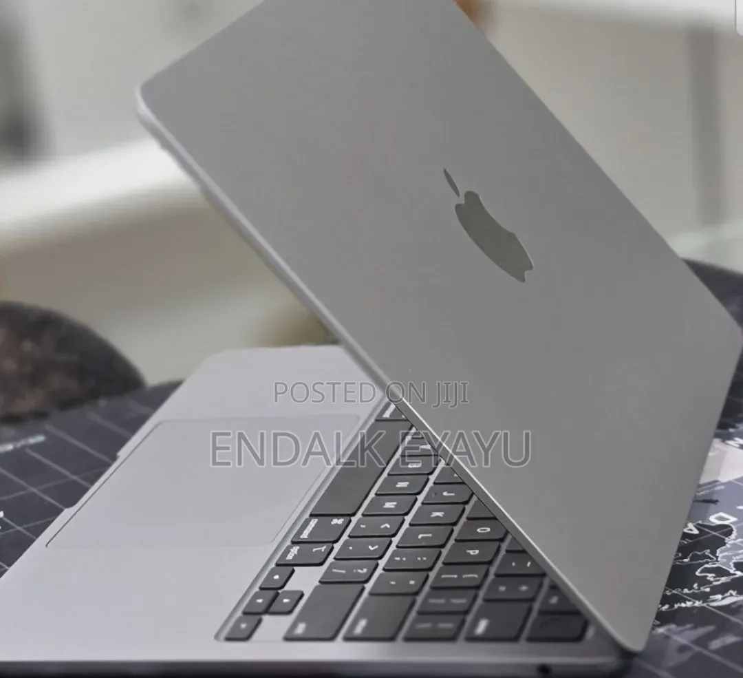 New Laptop Apple MacBook Air 2022 M2 8GB Apple M2 SSD 256GB