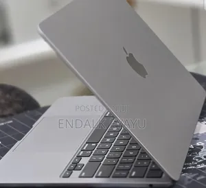 New Laptop Apple MacBook Air 2022 M2 8GB Apple M2 SSD 256GB