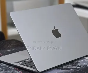 New Laptop Apple MacBook Air 2022 M2 8GB Apple M2 SSD 256GB