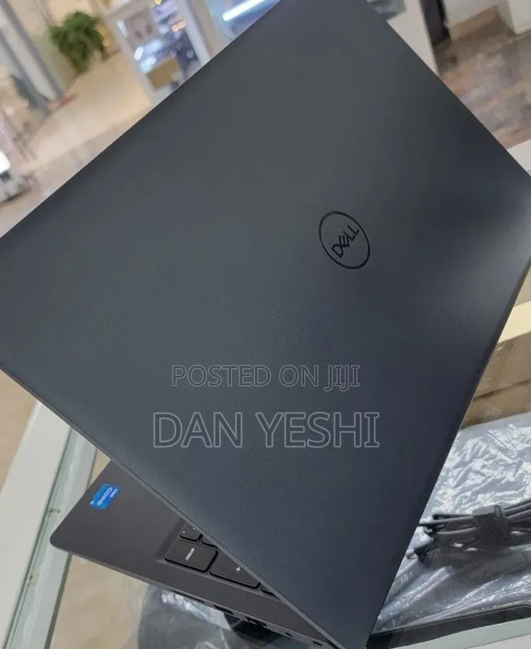 New Laptop Dell Vostro 1014 16GB Intel Core i5 SSD 512GB