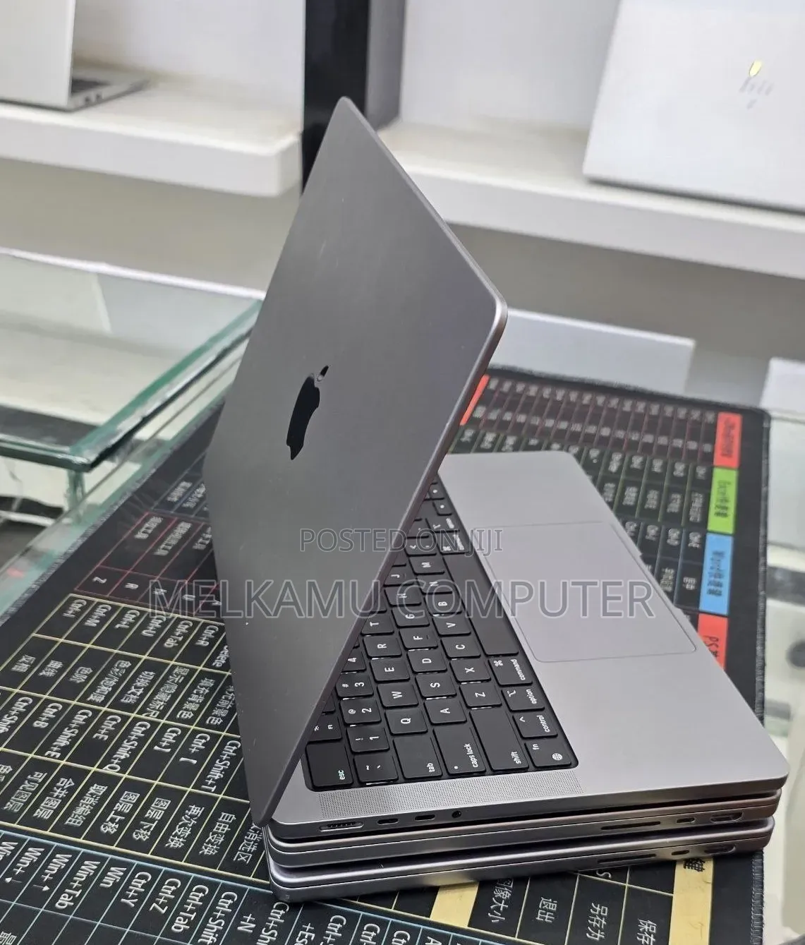 New Laptop Apple MacBook Pro 2021 M1 32GB Apple M1 SSD 512GB
