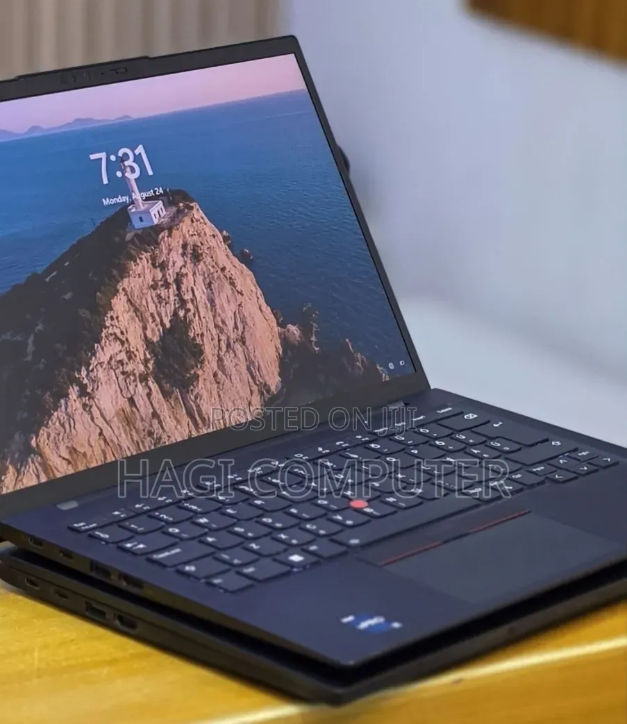New Laptop Lenovo ThinkPad X1 Carbon Gen11 16GB Intel Core i7 SSD 512GB