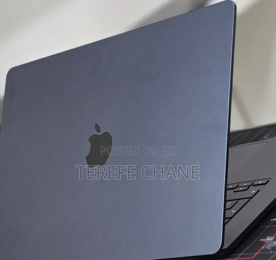 New Laptop Apple MacBook Air 2025 M4 16GB Apple M4 SSD 256GB