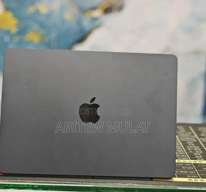 New Laptop Apple MacBook Air 2022 M2 8GB Apple M2 SSD 512GB