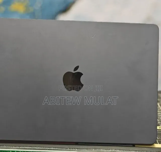 New Laptop Apple MacBook Air 2022 M2 8GB Apple M2 SSD 512GB