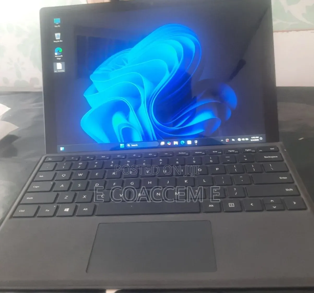 New Laptop Microsoft Surface 8GB Intel Core i5 SSD 256GB