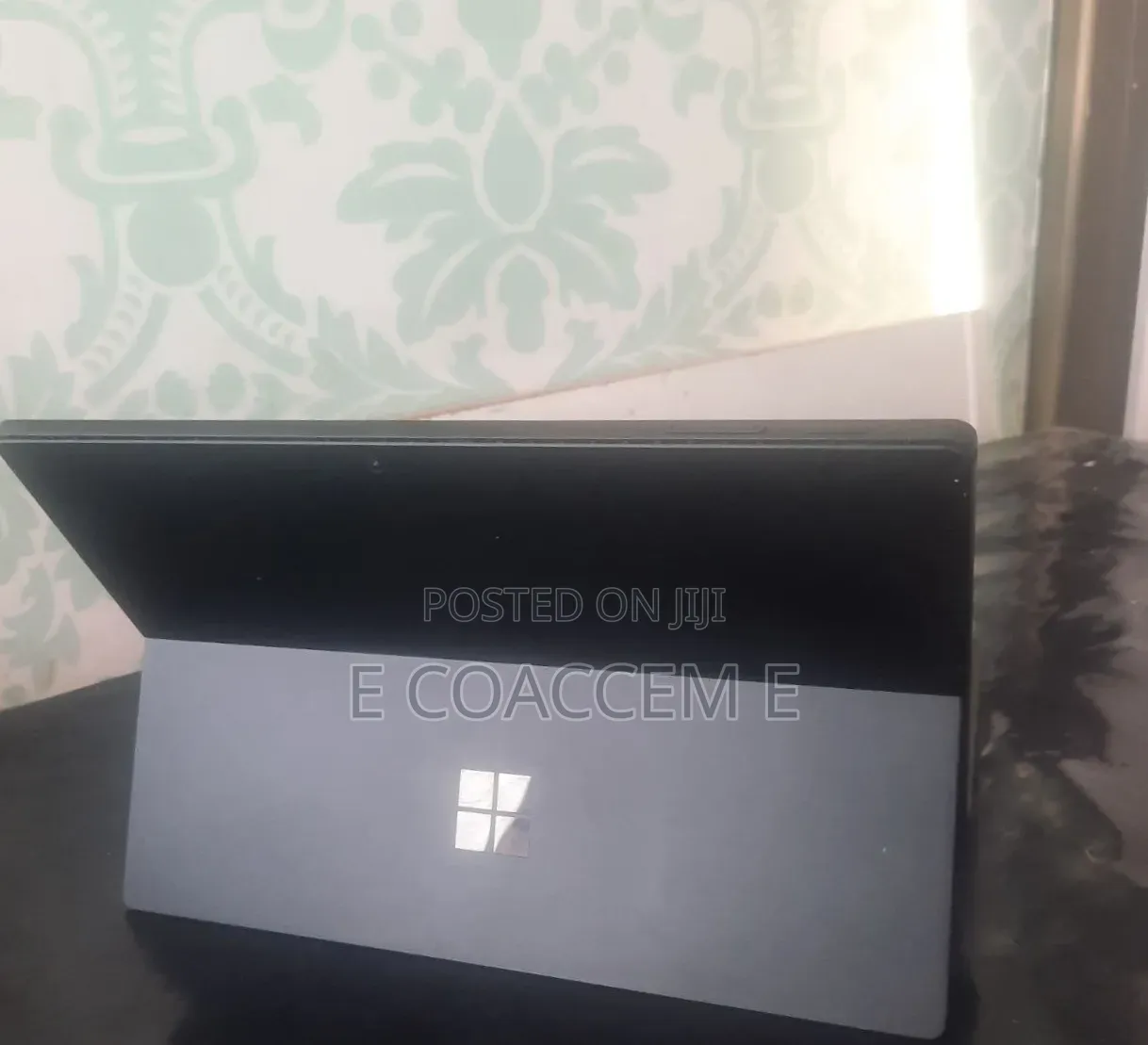 New Laptop Microsoft Surface 8GB Intel Core i5 SSD 256GB