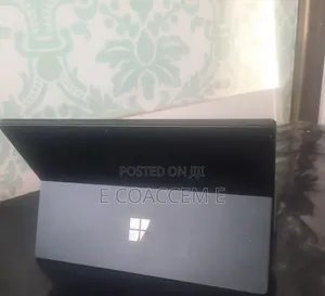 New Laptop Microsoft Surface 8GB Intel Core i5 SSD 256GB