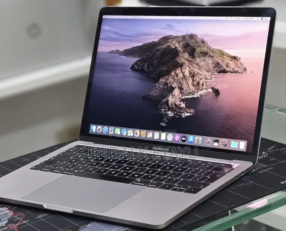 New Laptop Apple MacBook Pro 2019 16GB Intel Core i7 SSD 512GB