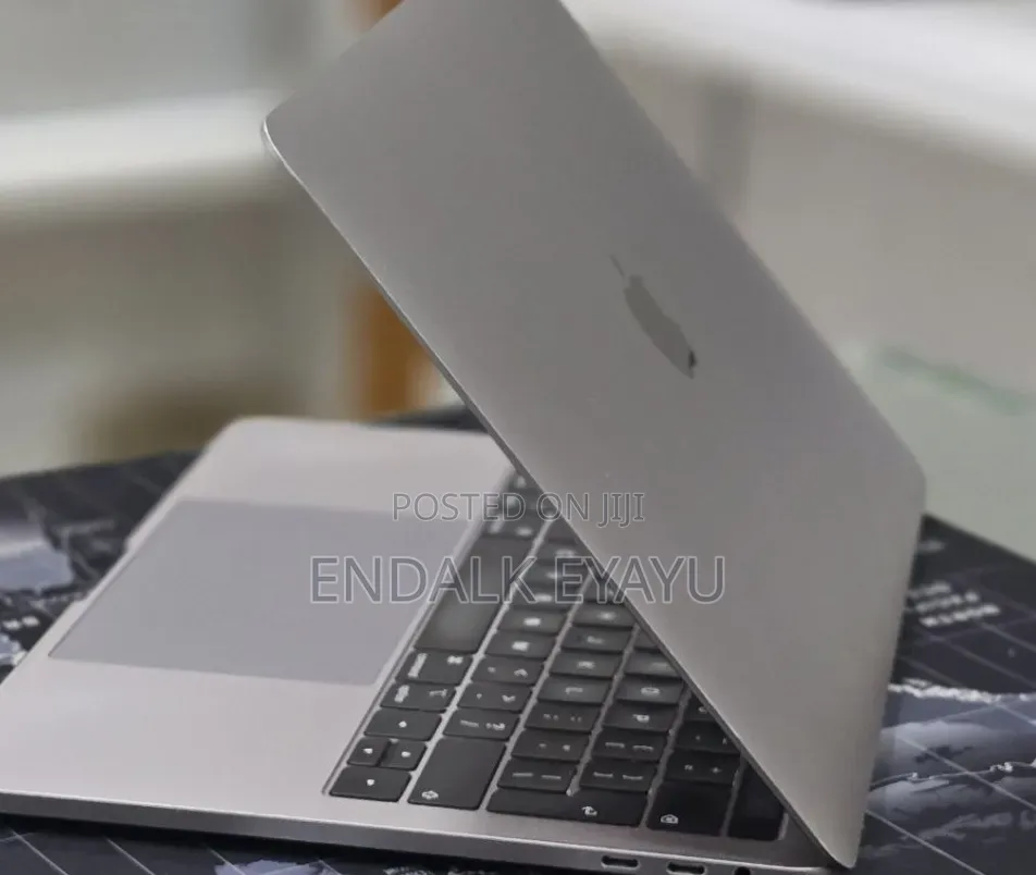 New Laptop Apple MacBook Pro 2019 16GB Intel Core i7 SSD 512GB