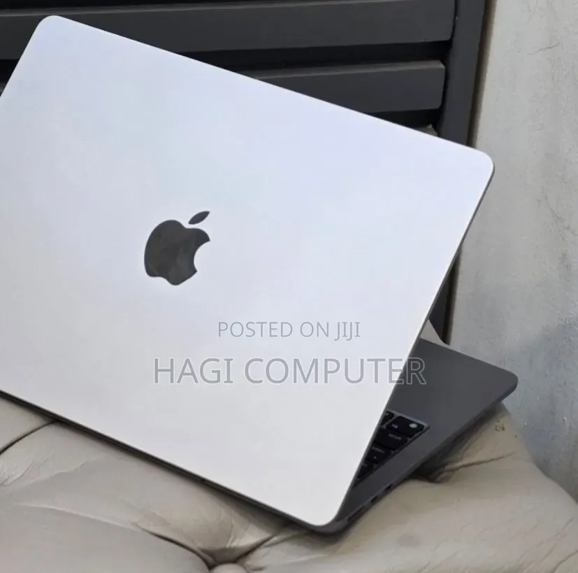 New Laptop Apple MacBook Air 2022 M2 8GB Apple M2 SSD 256GB