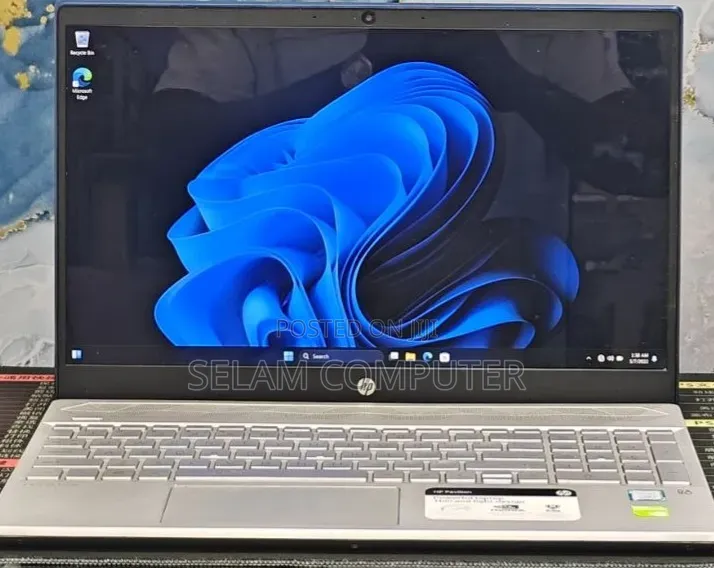 New Laptop HP Pavilion 15 16GB Intel Core i7 SSD 256GB