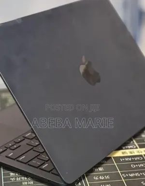 New Laptop Apple MacBook Air 2022 M2 8GB Apple M2 SSD 512GB