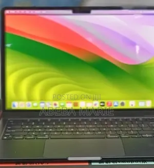 New Laptop Apple MacBook Air 2022 M2 8GB Apple M2 SSD 512GB