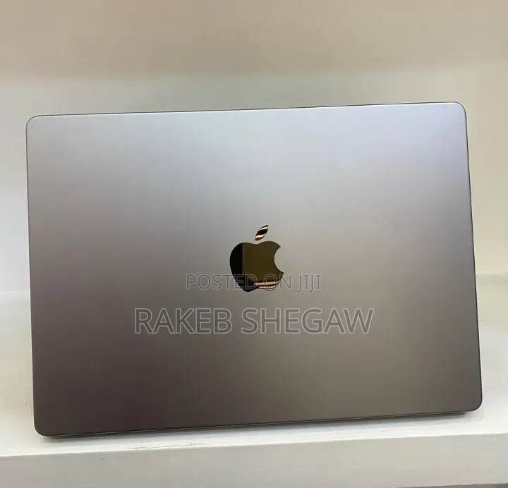 New Laptop Apple MacBook Pro 2023 M2 8GB Intel Core i5 SSD 512GB