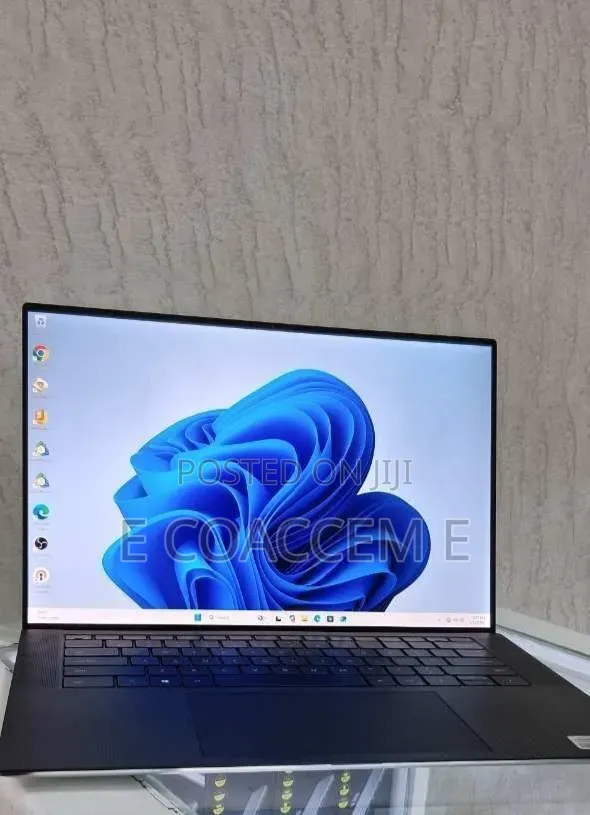 New Laptop Dell 16GB Intel Core i7 SSD 512GB
