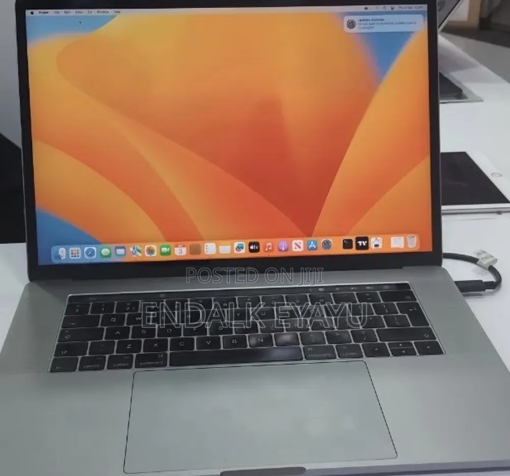 New Laptop Apple MacBook Pro 2017 16GB Intel Core i7 SSD 512GB