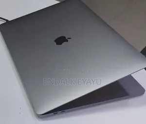 New Laptop Apple MacBook Pro 2017 16GB Intel Core i7 SSD 512GB