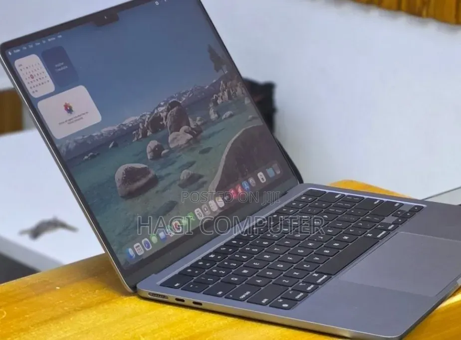 New Laptop Apple MacBook Air 2022 M2 8GB Apple M2 SSD 256GB